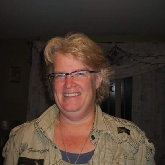 Meet your Posher, Laurie - Picture 1 of 1